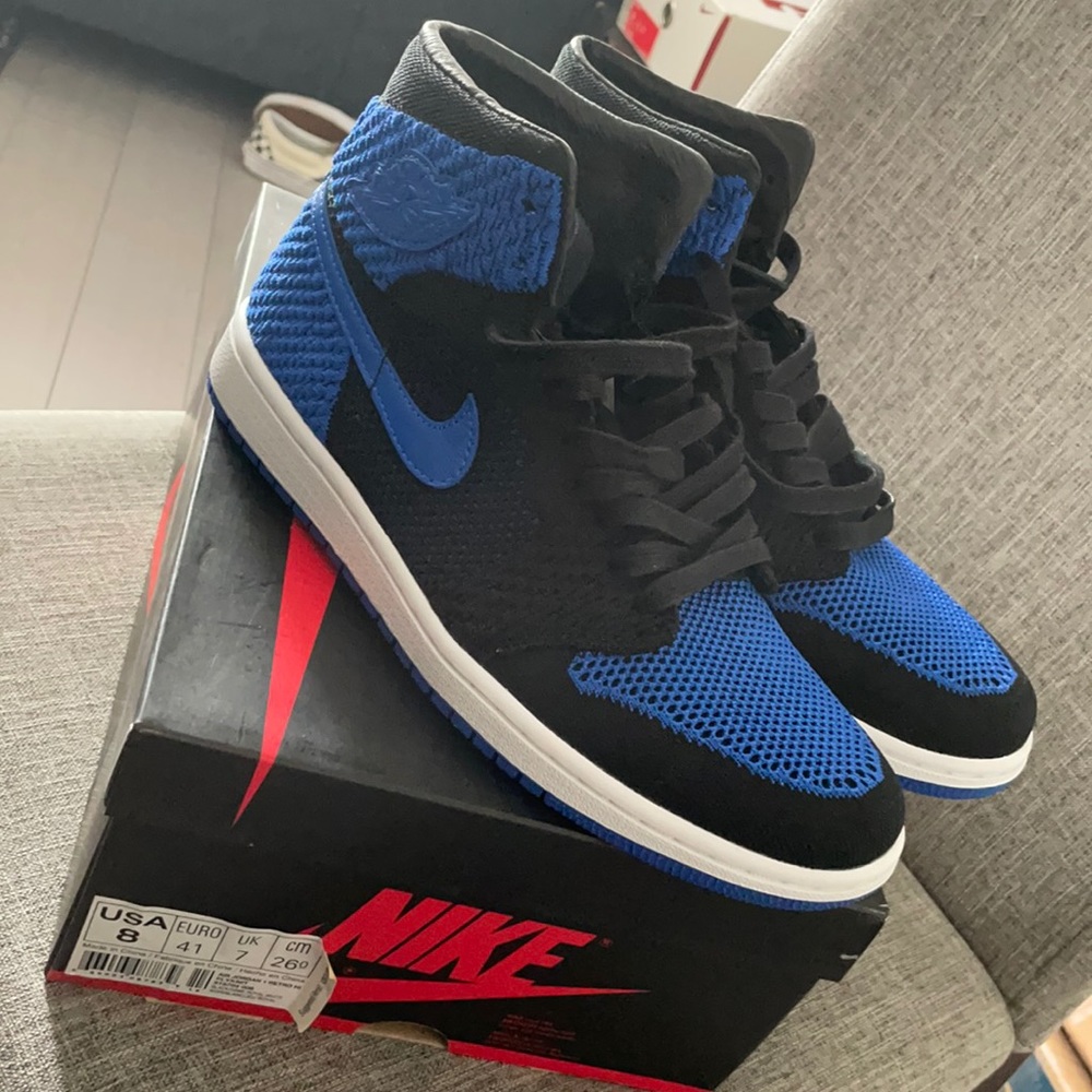 AIR JORDAN 1 RETRO HI FLYKNIT ROYAL